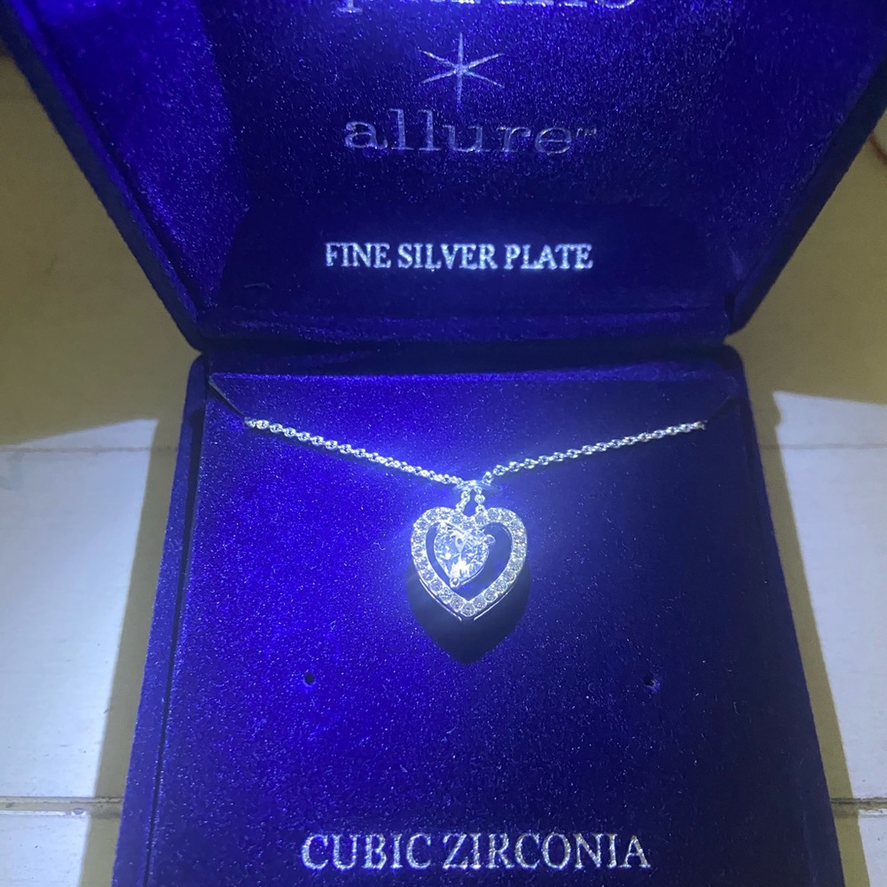 New silver plated heart necklace!